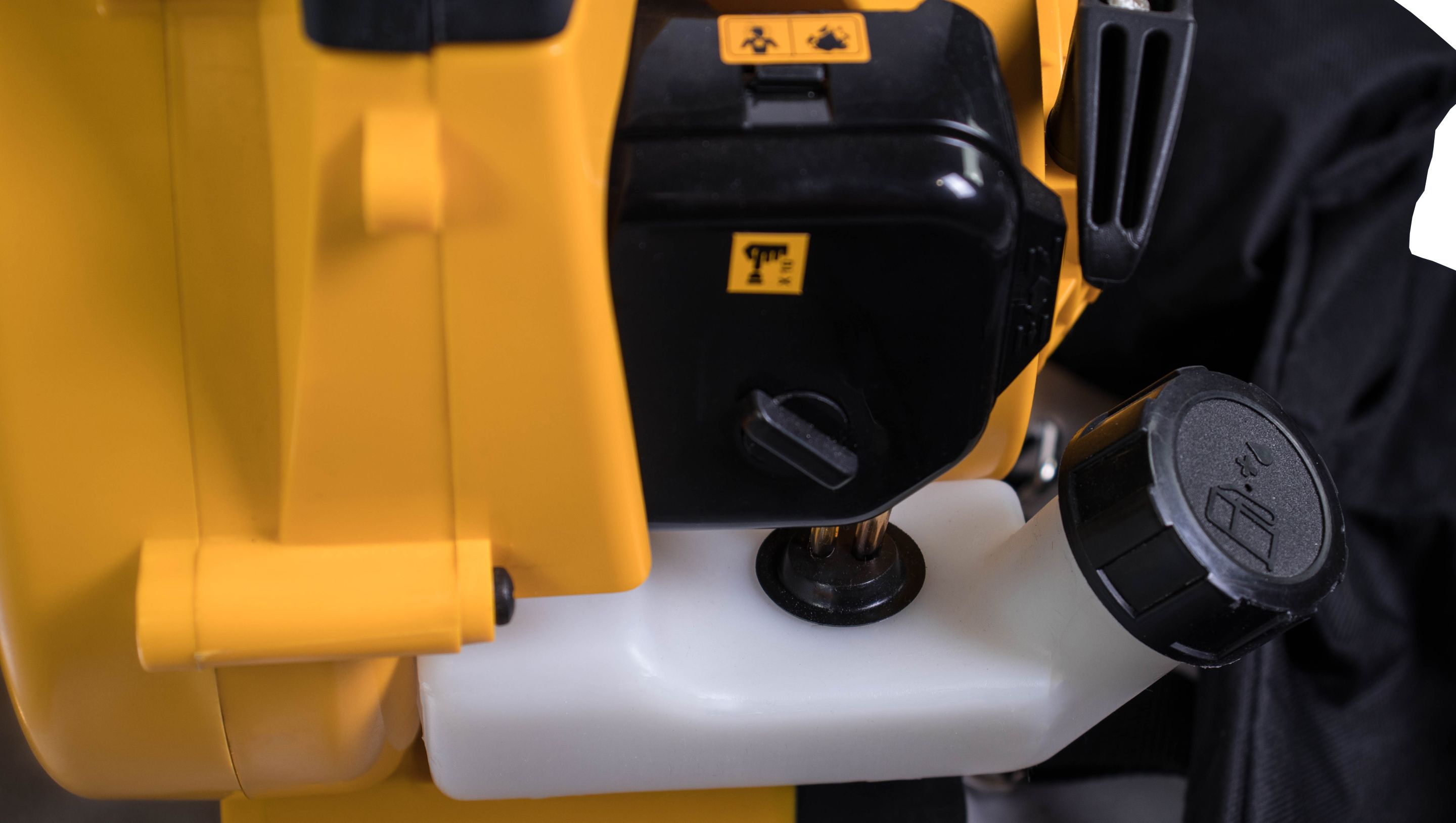 Бензиновая воздуходувка CHAMPION GBV326S