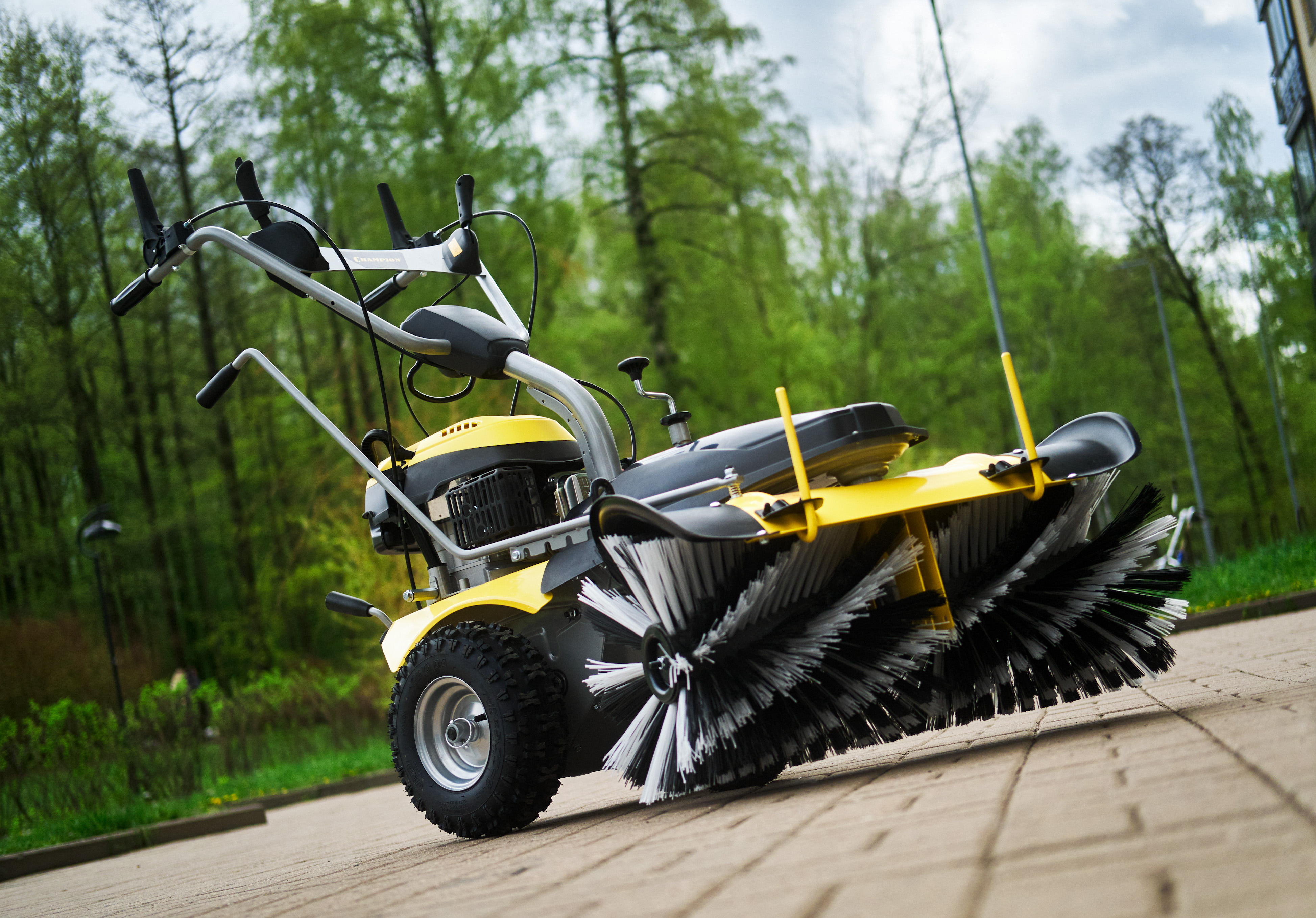 Подметальная машина Чемпион