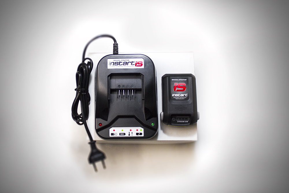 аккумуляторная батарея и зарядное устройство.JPG